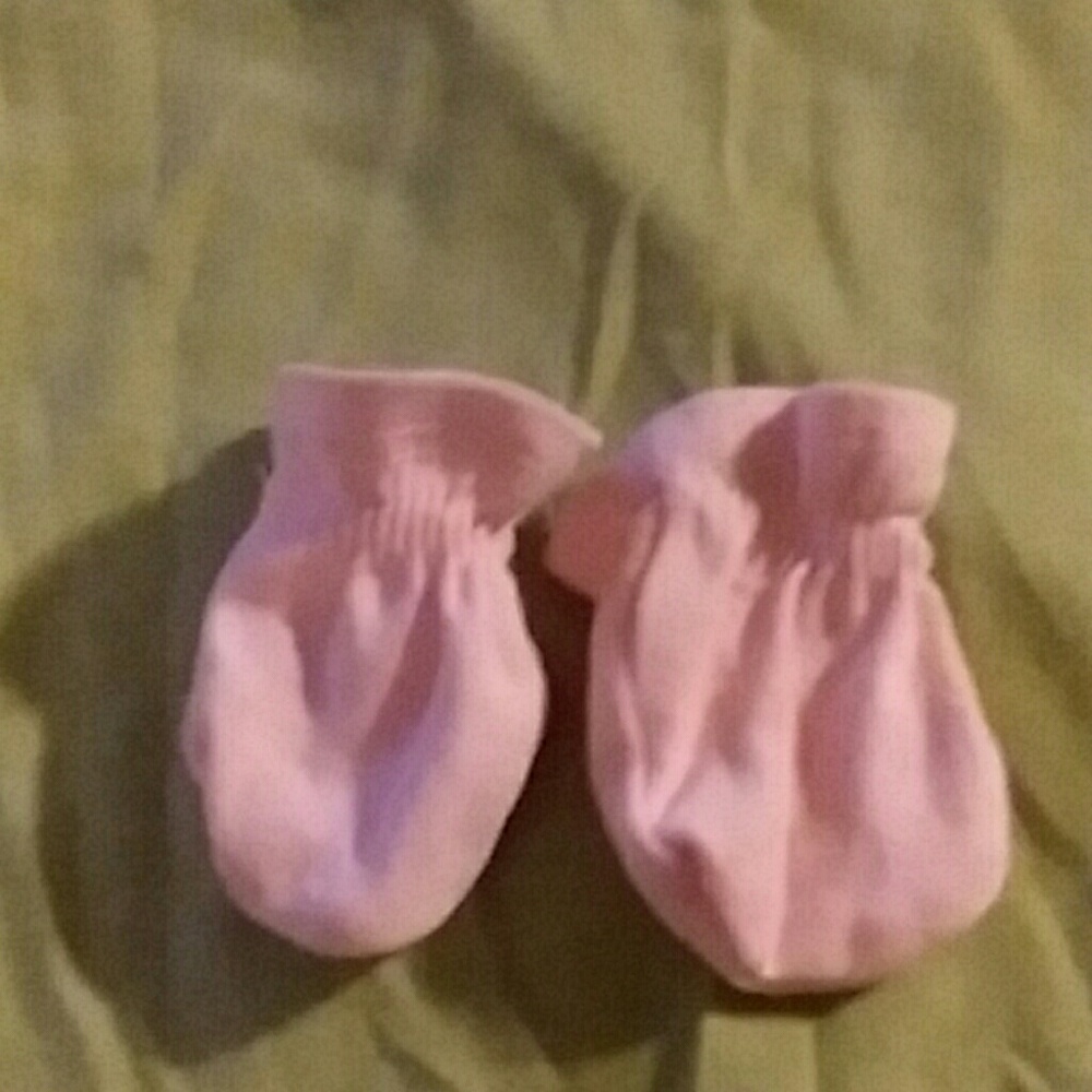 Pink mittens